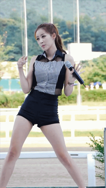 CgM526e8e9a63dfc 예진.gif
