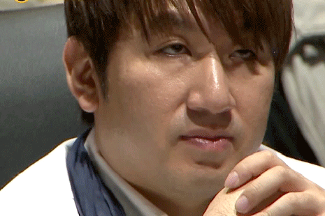 매서운눈빛.gif