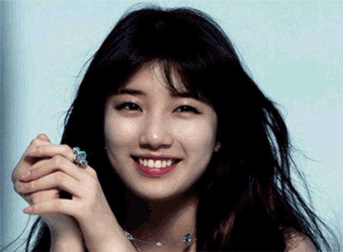 수지 혓바닥.gif